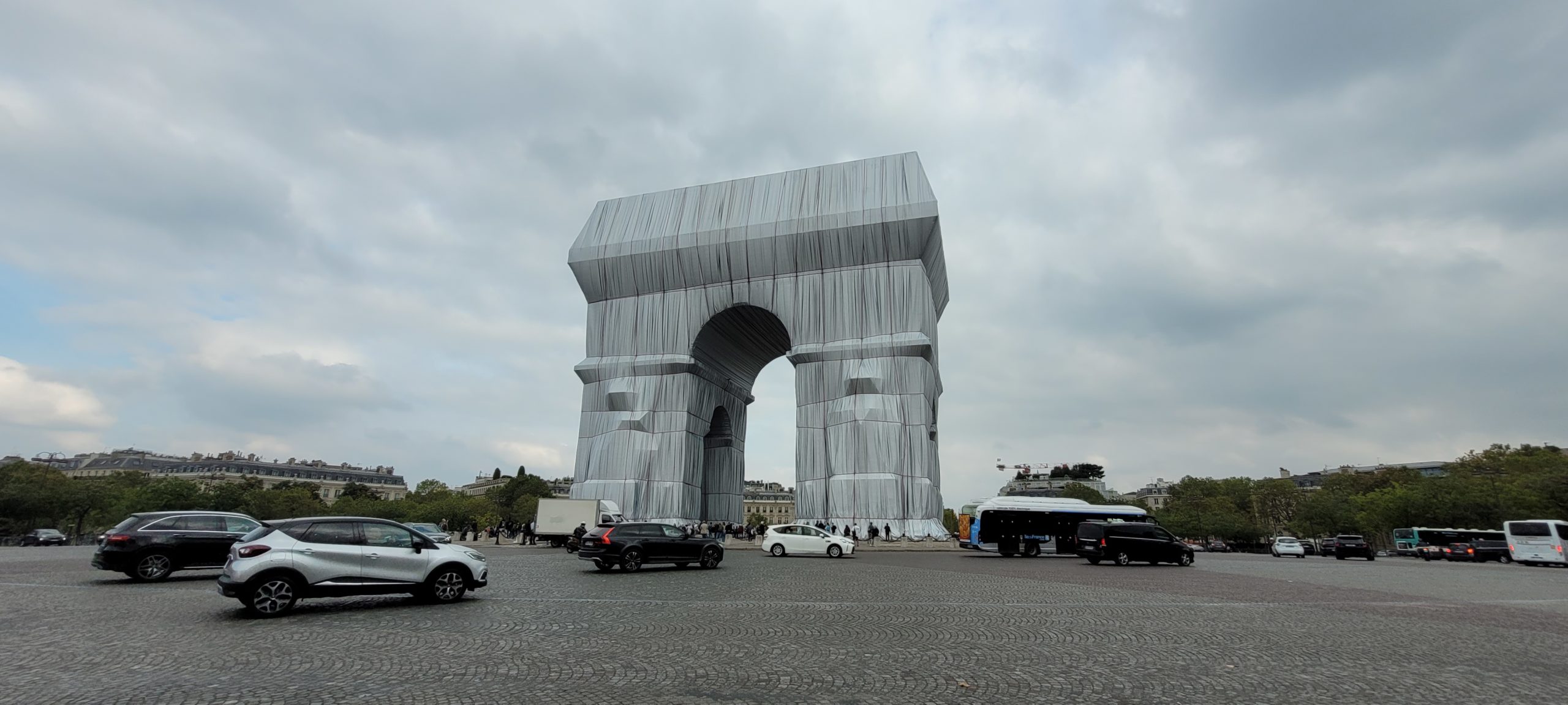 large monument in Paris wrapped in a blanket??